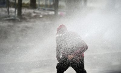 Yunanistan’ın göçmenlere yönelik sert müdahalesi sürüyor