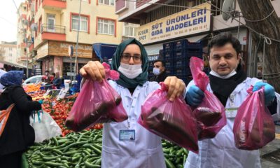 Yasağın ardından pazarda ilk alışveriş