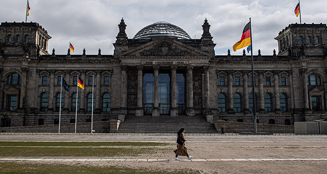 Almanya’dan flaş koronavirüs kararı