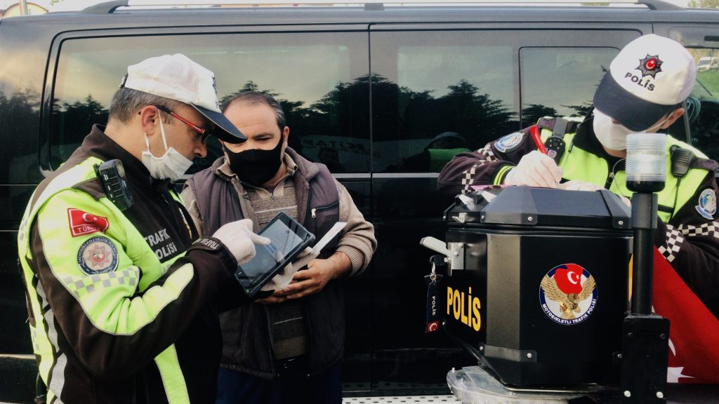 Kendilerine serbest olduğunu savundu, cezayı yedi