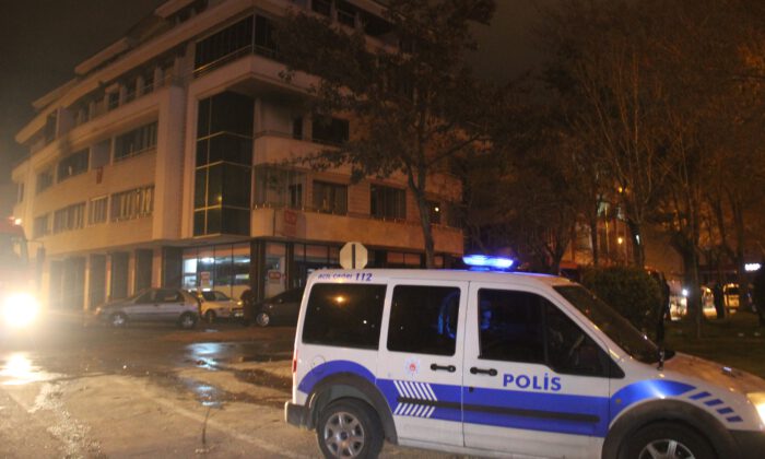 Anne ve babasını rehin alıp…