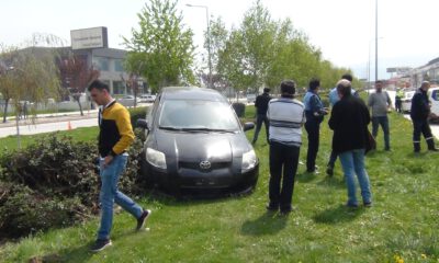 Bursa’da otomobil refüje çıktı,1 bir kişi yaralandı