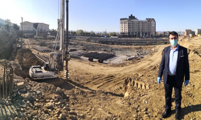 Osmangazi Meydanı’nda tedbirli çalışma