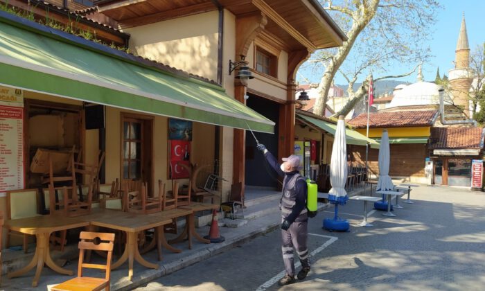 Büyükşehir’den korona virüsüne ve haşerelere karşı ilaçlama