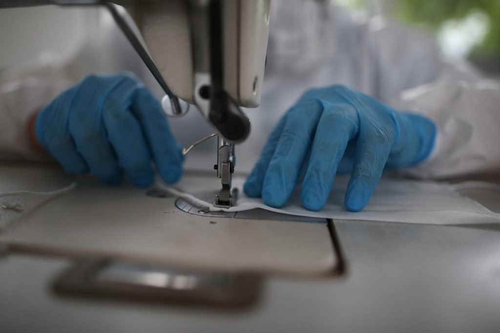 Nilüfer Belediyesi günde 20 bin maske üretiyor