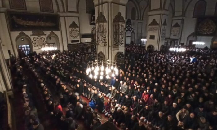 Bursa’da Cuma namazının kılınacağı camiler hangileri? Müftülük açıkladı!