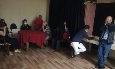 Bursa’da kumar oynarken basıldılar…Perdenin arkasına saklandı