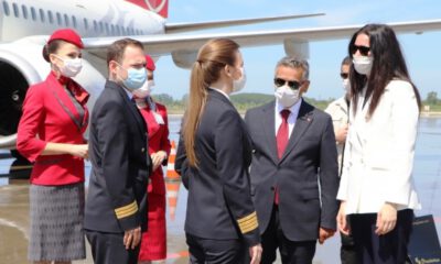 8 milyondan fazla kişinin bilet aldığı uçak iniş yaptı