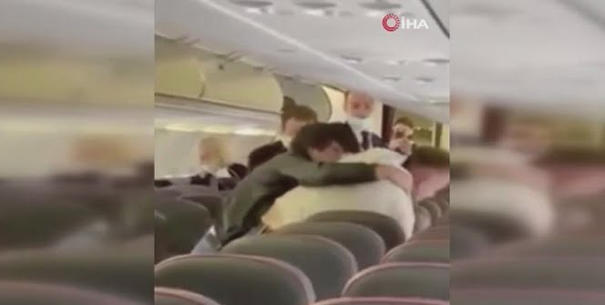 Rus yolcu uçağında sosyal mesafe kavgası