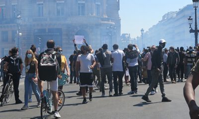 Fransa’da kaçak göçmenlerden protesto