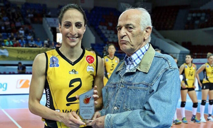 Eski milli voleybolcu vefat etti