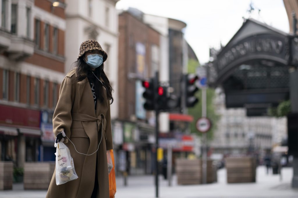 İngiltere’de son 24 saatte korona virüsten 627 kişi öldü