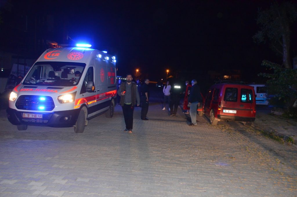 Köpek saldırısından kaçarken kaza yaptılar