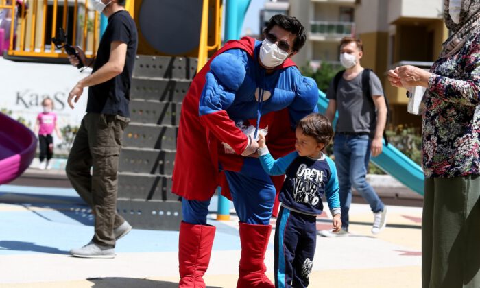 Çocuklar Bursa’da parkları doldurdu