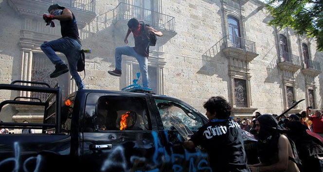 Sokaklara döküldüler