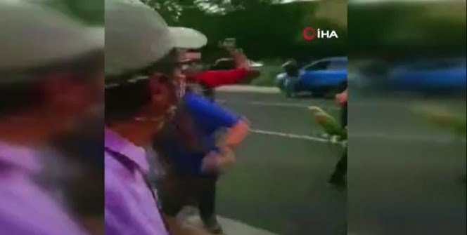 ABD’de eski sömürge valisinin heykeline yönelik protestoda silahlı saldırı