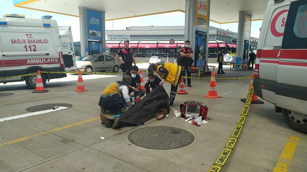 Katil zanlısı öldürdüğü kişinin otomobilini alıp kaçtı