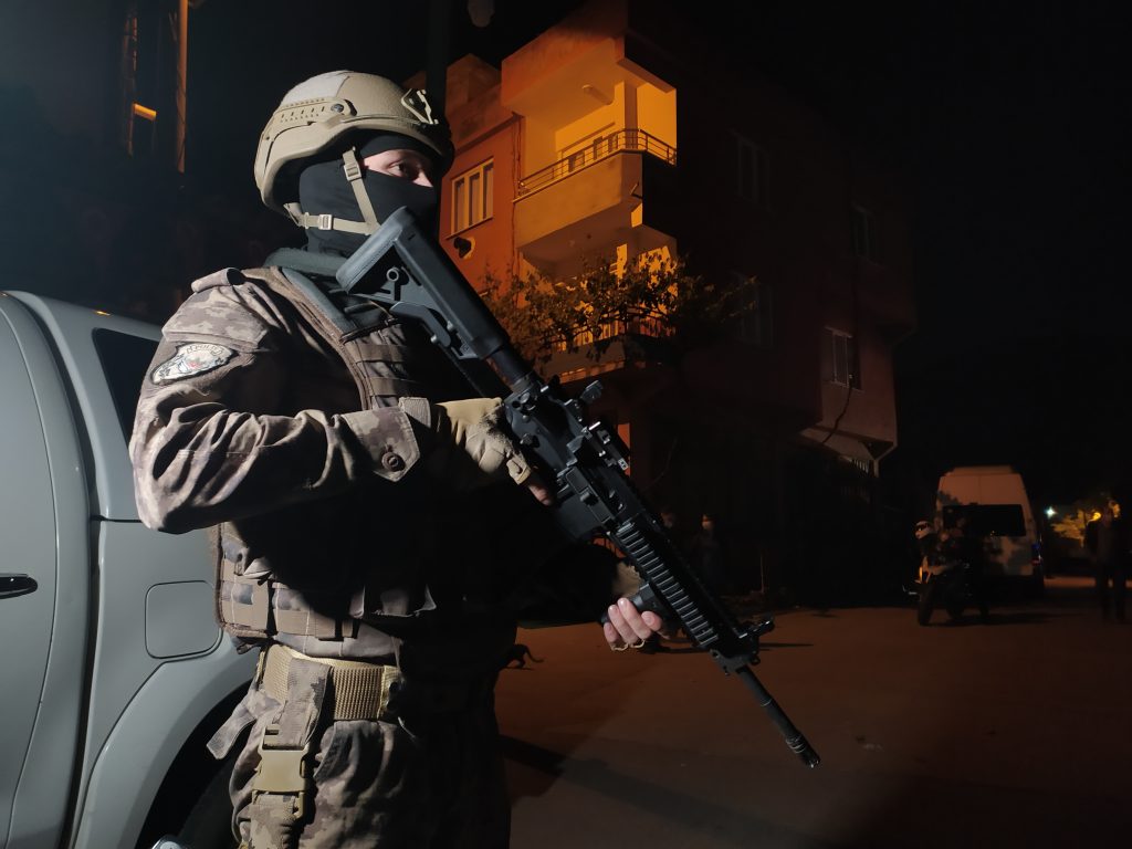 Bursa’da 2 bin 500 polisle şehit Erman Özcan operasyonu