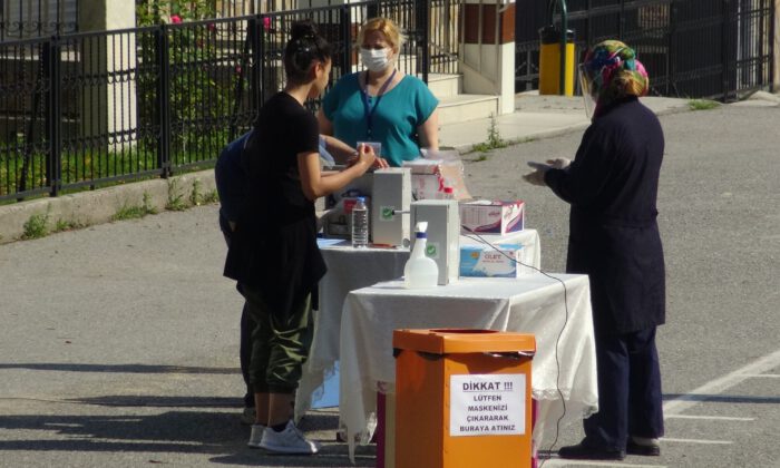 Bursa’da korona virüsü gölgesinde sınav heyecanı
