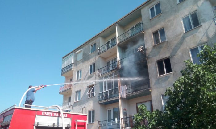 Bursa’da evini ateşe verdi