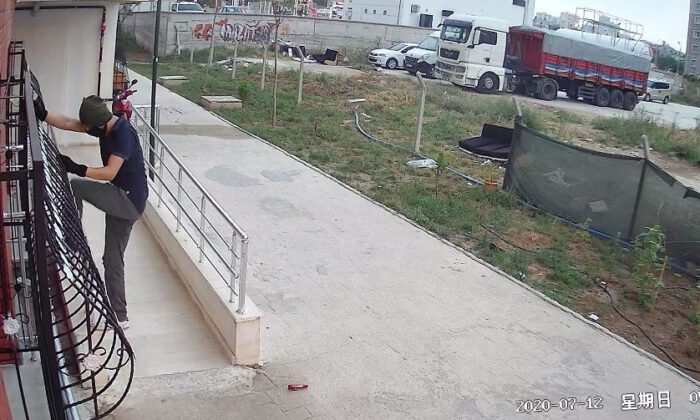 Maskeli ve eldivenli hırsız 16 eve böyle girdi