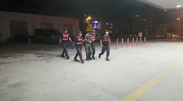 Ağabeyini öldürdü…Ormanlık alanda kıskıvrak yakalandı
