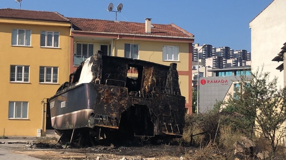 Gemlik’de lüks yat alev alev yandı