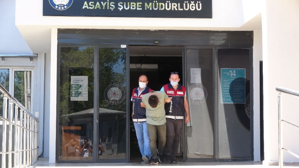 Konteynerleri vinçle çalıp başkalarına sattı