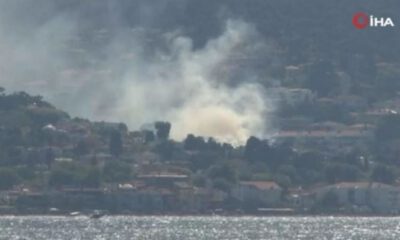 Büyükada’da üç katlı ahşap bina küle döndü