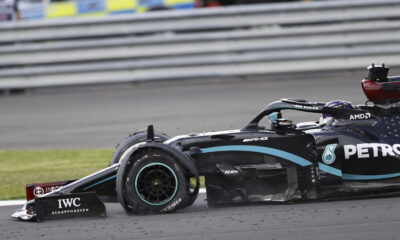  Lewis Hamilton patlak lastikle kazandı