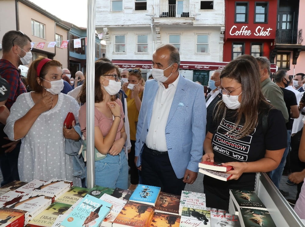 Mudanya’da her yer kitapla dolup taştı