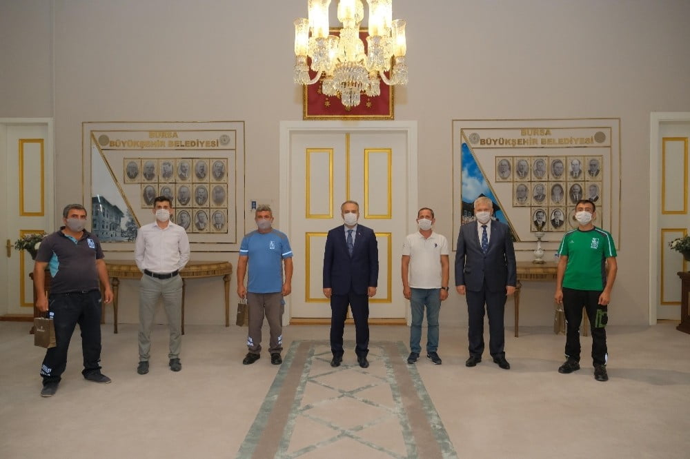 Altınları klozetten çıkaran BUSKİ personeline ödül