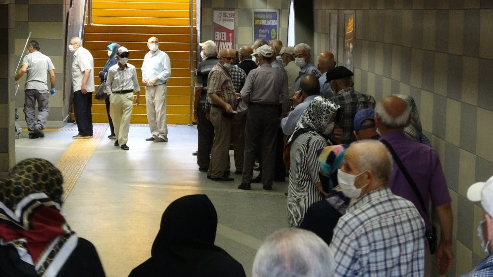 Bursa’da 65 yaş üstü 202 bin kişiye toplu ulaşımda kötü haber