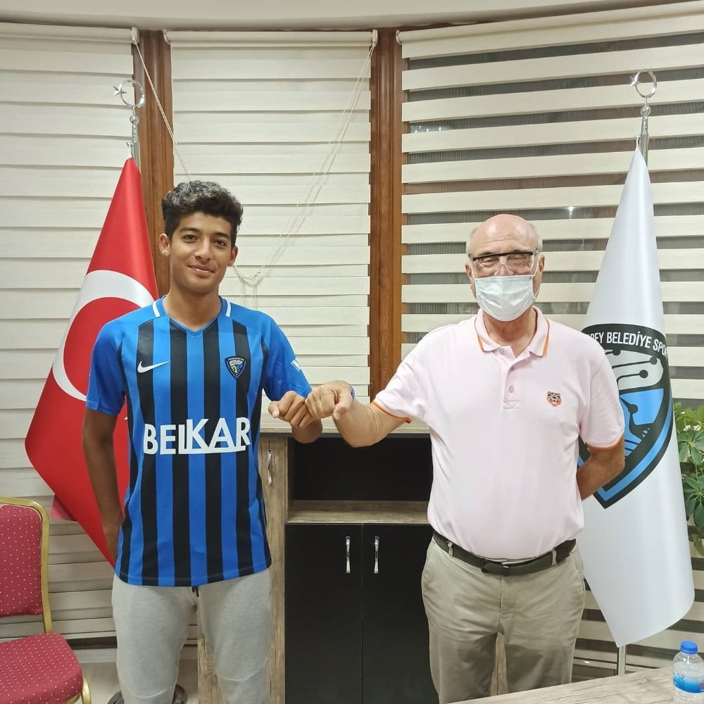 Çetinbaş ve Özgün Karacabey Belediyespor’da