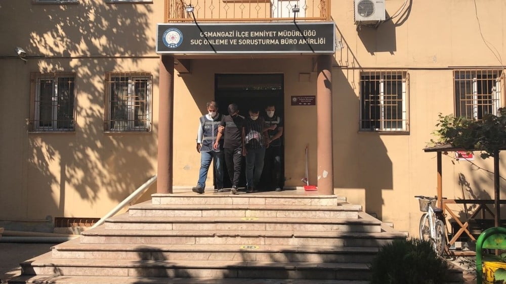 Cezaevinden izinli çıktı, aracında uyuşturucu madde taşıdı