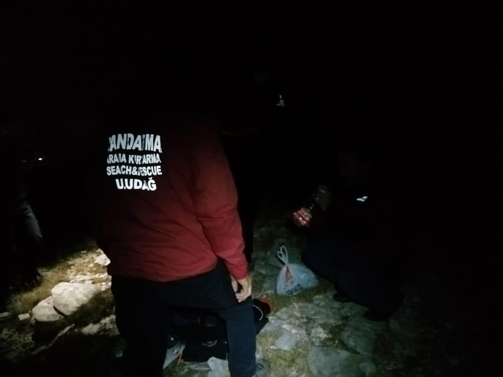 Domuz sandı arkadaşını vurdu