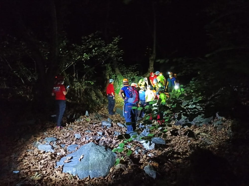 Kestane toplamak için dağa çıktı, dereye düştü