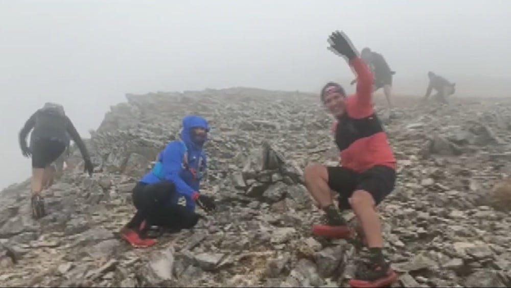 Uludağ’da fırtınaya yakalanan atletlerin zor ânları