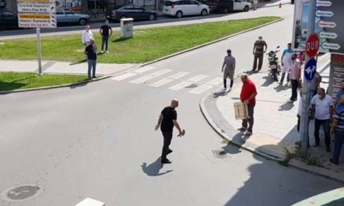 Sakarya’da şehir merkezinde satırlı dehşet