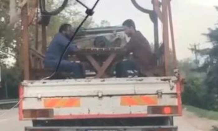 Kamyonet kasasında tavla oynamak pahalıya patladı