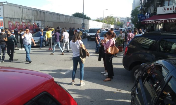 İzmir’de 6.6 büyüklüğünde deprem