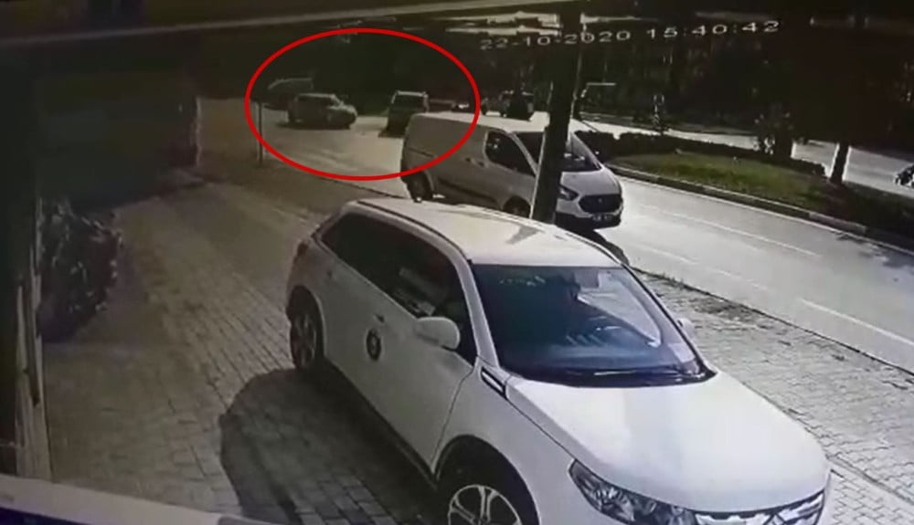 Aynı kavşakta onlarca kaza meydana geldi