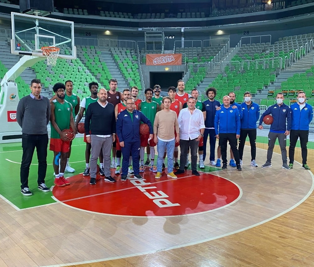 Frutti Extra Bursaspor hükmen galip