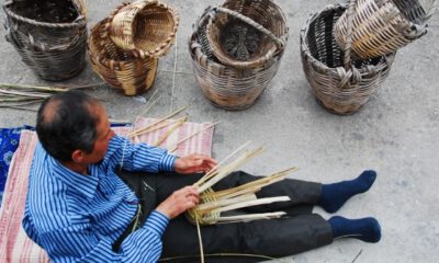 Hayıt ve kargı dallarından yapılan sepetler plastik kovalara direniyor