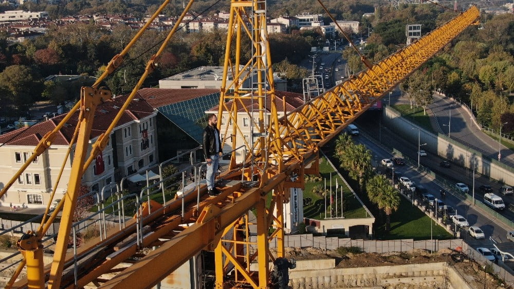 80 metre yüksekte Ata’ya saygı