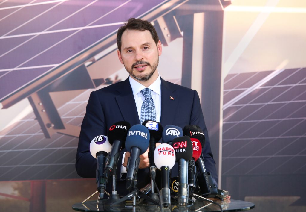 Berat Albayrak, Hazine ve Maliye Bakanlığı görevinden istifa etti