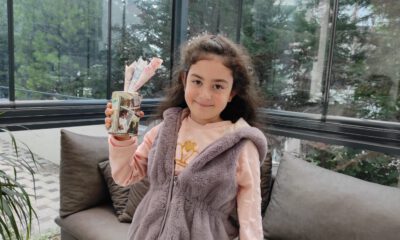 8 yaşındaki Belinay kumbarasını Ayda ile Elif’e gönderdi