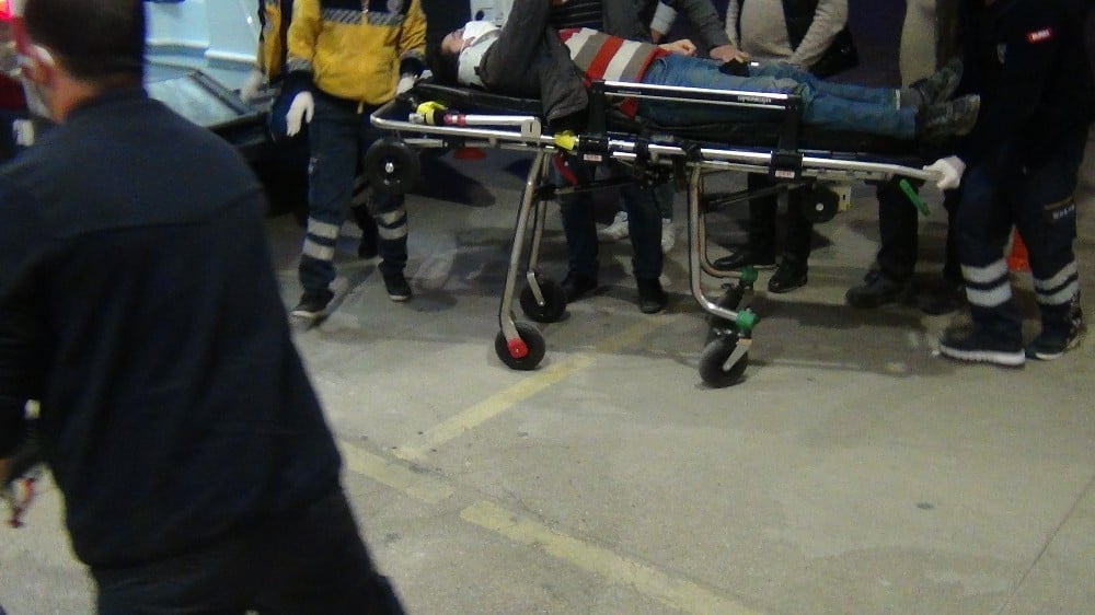 Ani manevra yapan otomobil kazaya yol açtı gitti