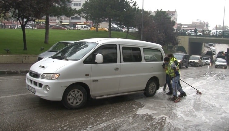 Bursa’da araçlar yollarda dans etti