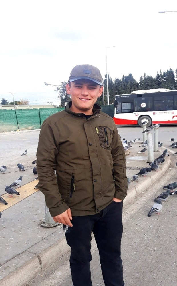 Depremde gökdelen inşaatından düşen işçi hayatını kaybetti